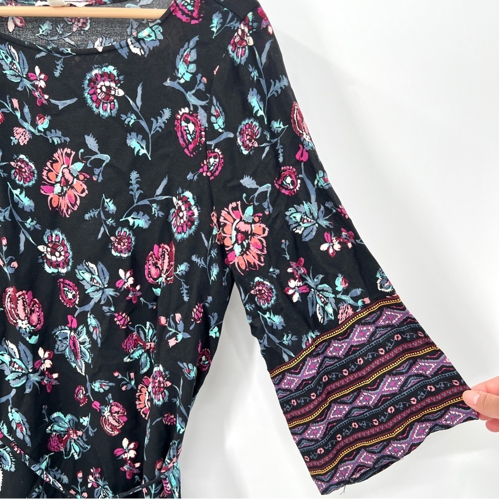 BEACH LUNCH LOUNGE Woman's Black & Floral Lightweight Midi Dress Size SP - Picture 3 of 11